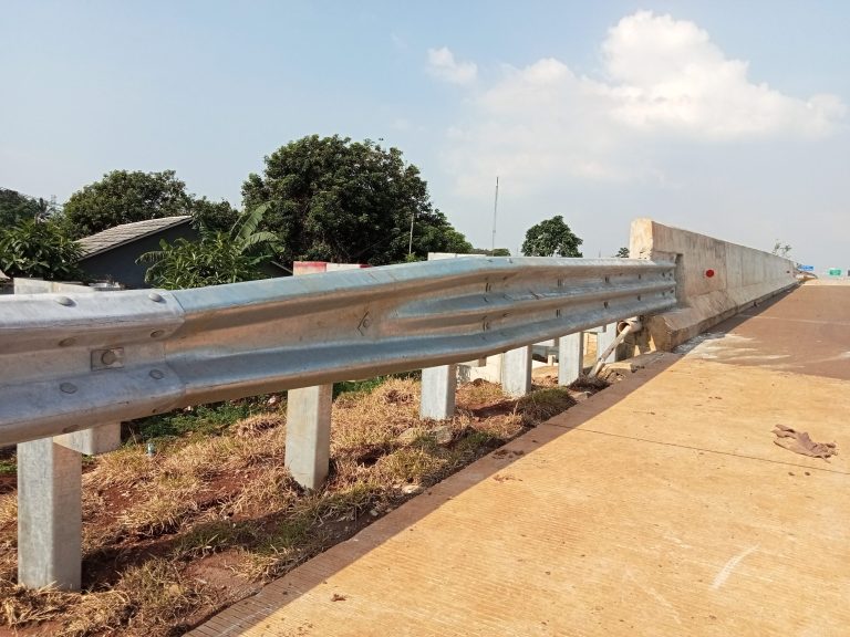Flex-Beam-Guardrail-3-scaled.jpg